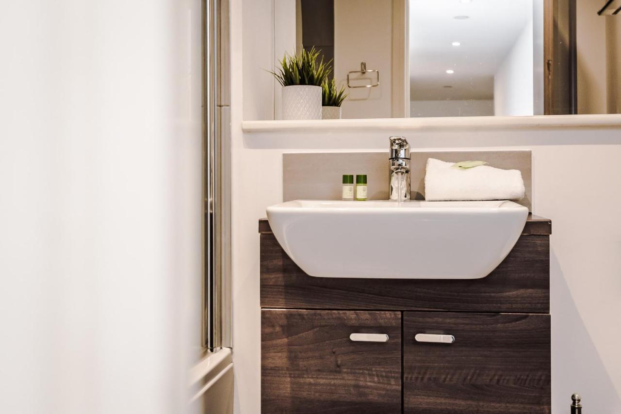 Host & Stay - Waterfront Penthouse Liverpool Exteriör bild
